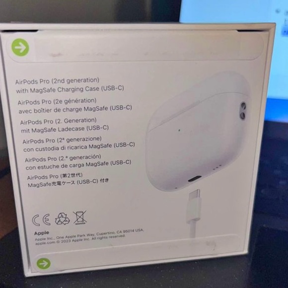 AirPods Pro 2nd generation only used once included charger - Picture 6 of 6